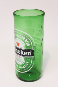 Drikkeglas af Heineken øl flaske